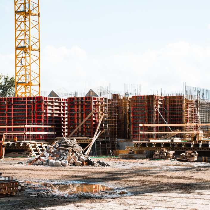 V domech A3 a A4 se pracuje na fasádách a vnitřních instalacích